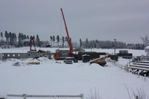 Uuden tallin pystytys alkaa.